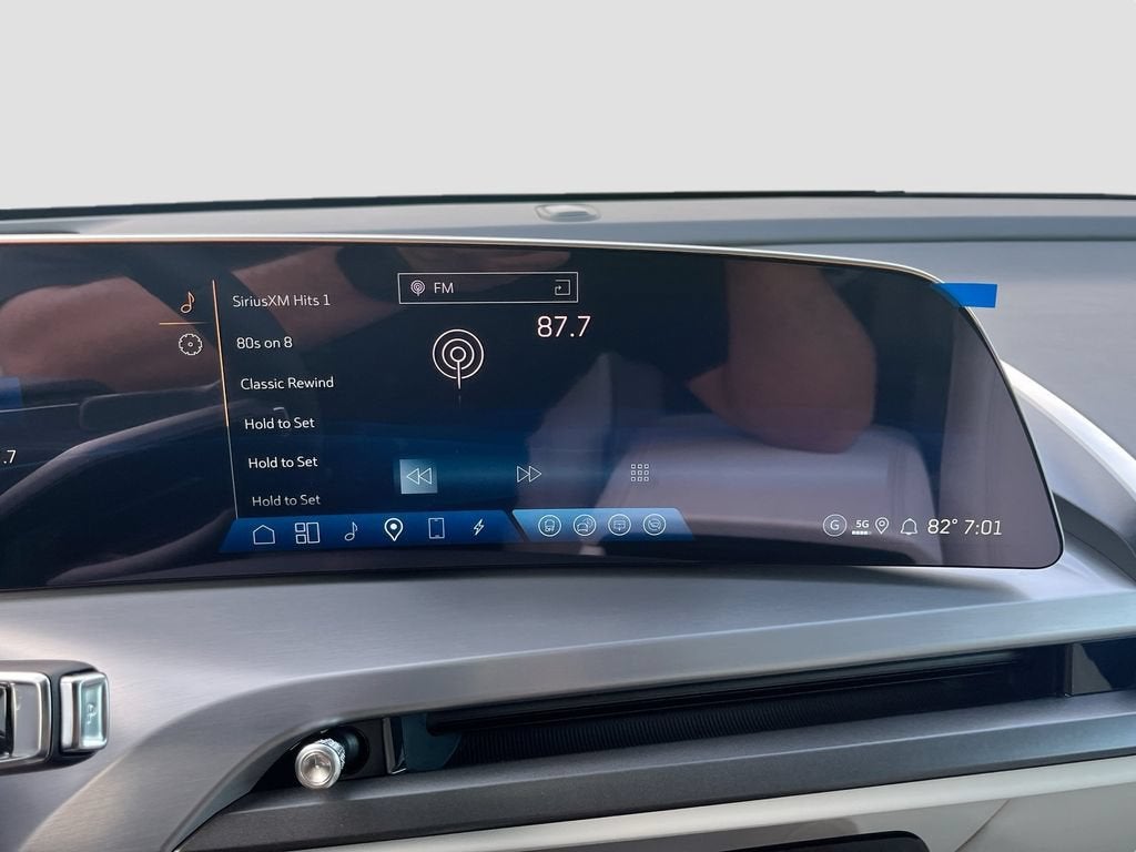 2026 Cadillac VISTIQ Luxury