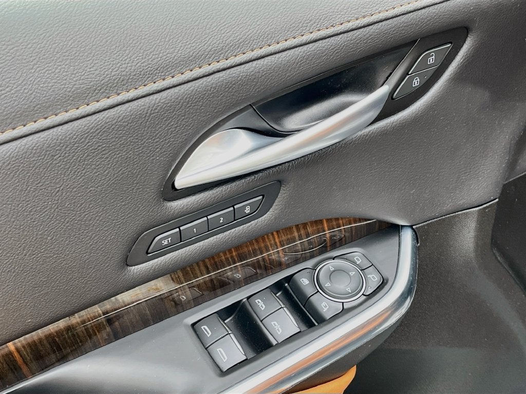 2023 Cadillac XT4 FWD Premium Luxury