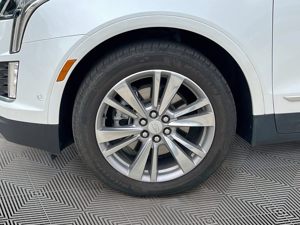 2023 Cadillac XT5 FWD Premium Luxury