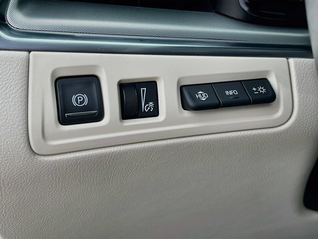 2023 Cadillac XT5 FWD Premium Luxury