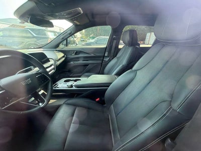 2024 Cadillac LYRIQ Luxury 1