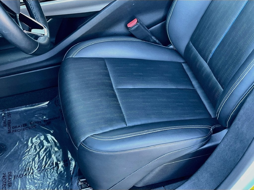 2024 Cadillac LYRIQ Luxury 1