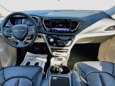 2023 Chrysler Pacifica Hybrid Touring L