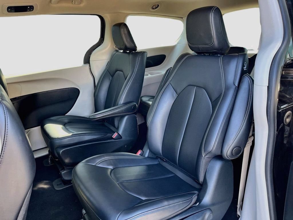 2023 Chrysler Pacifica Hybrid Touring L