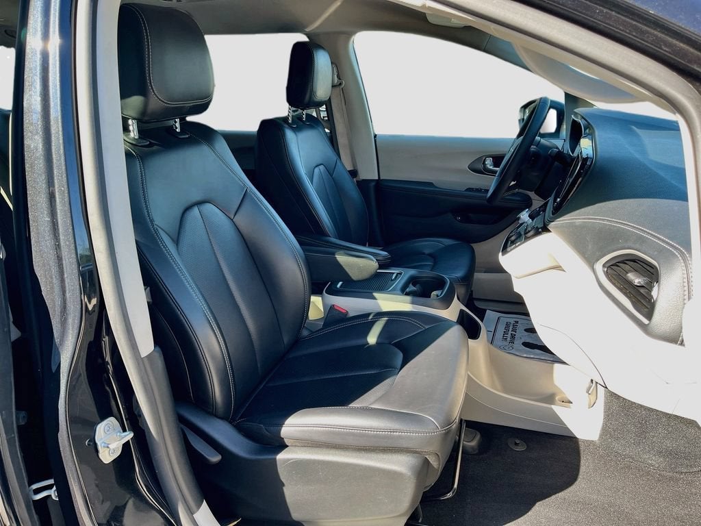 2023 Chrysler Pacifica Hybrid Touring L