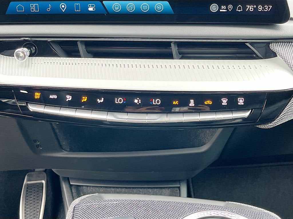 2027 Cadillac OPTIQ Premium Luxury