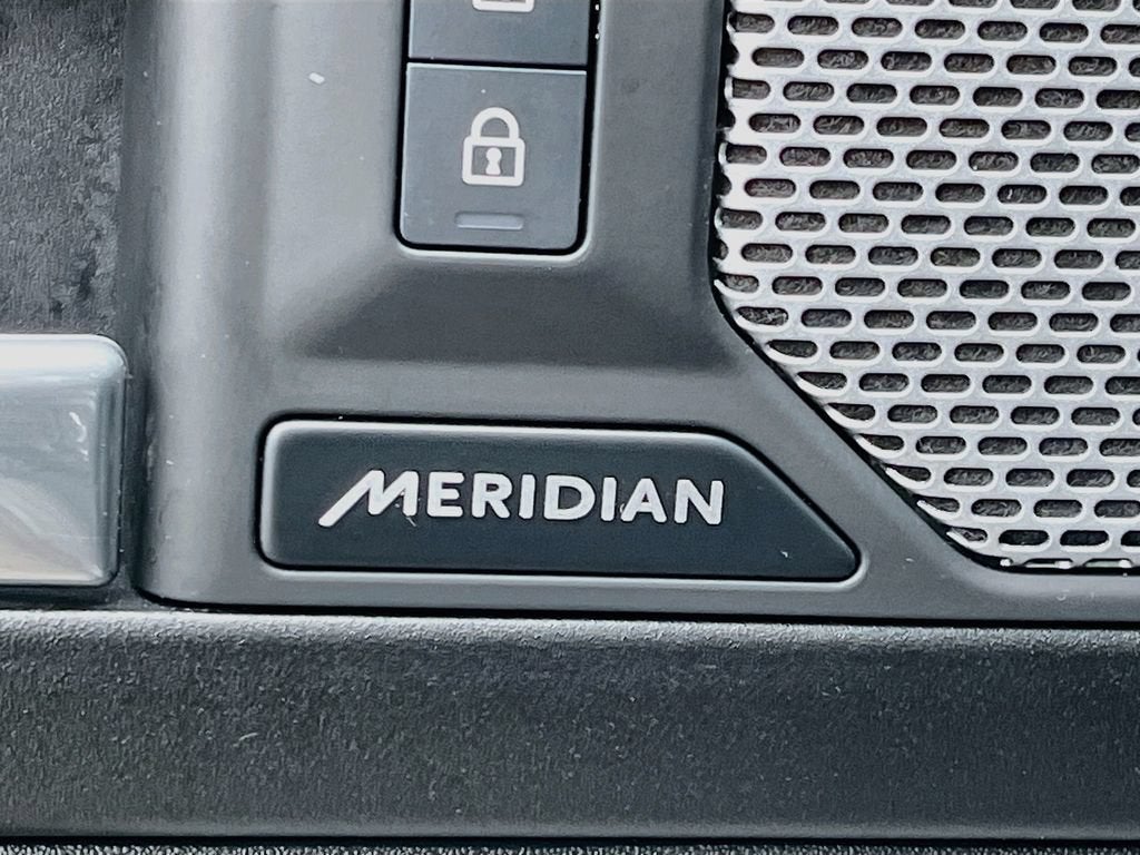 2024 Land Rover Defender Outbound
