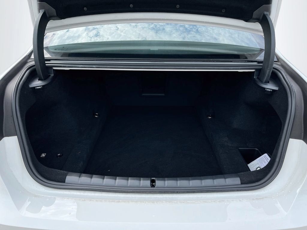 2023 BMW 7 Series 740i