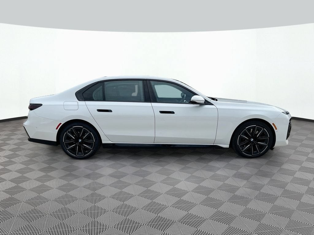 2023 BMW 7 Series 740i