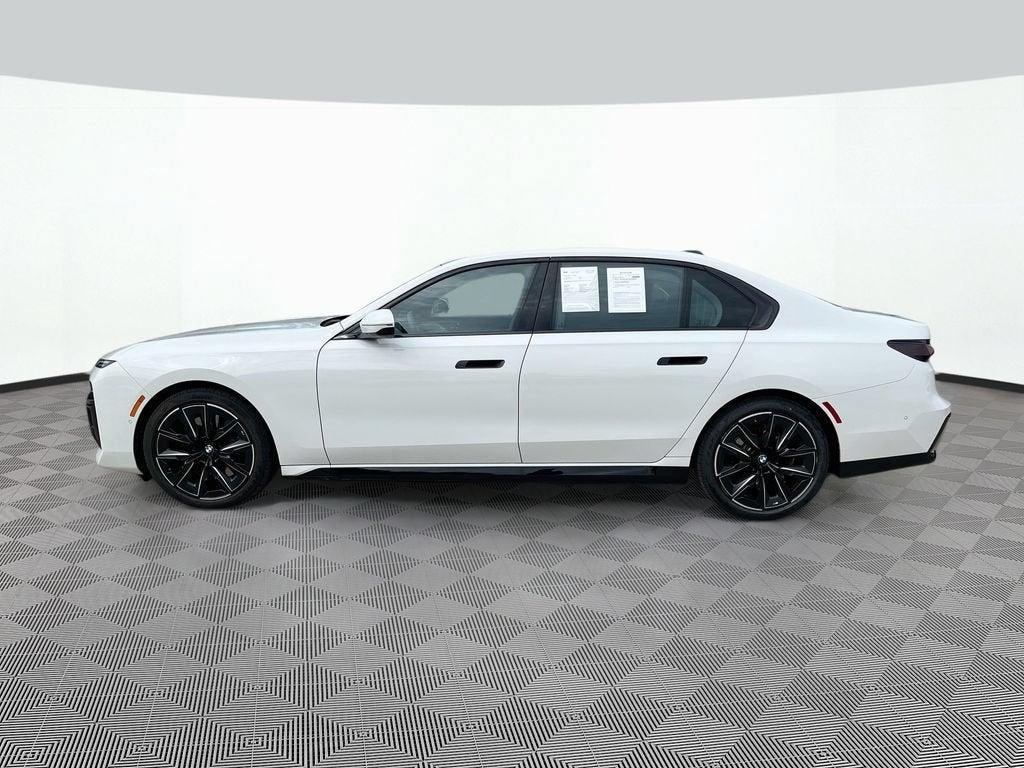 2023 BMW 7 Series 740i