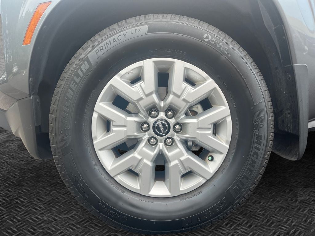 2024 Nissan Frontier SV