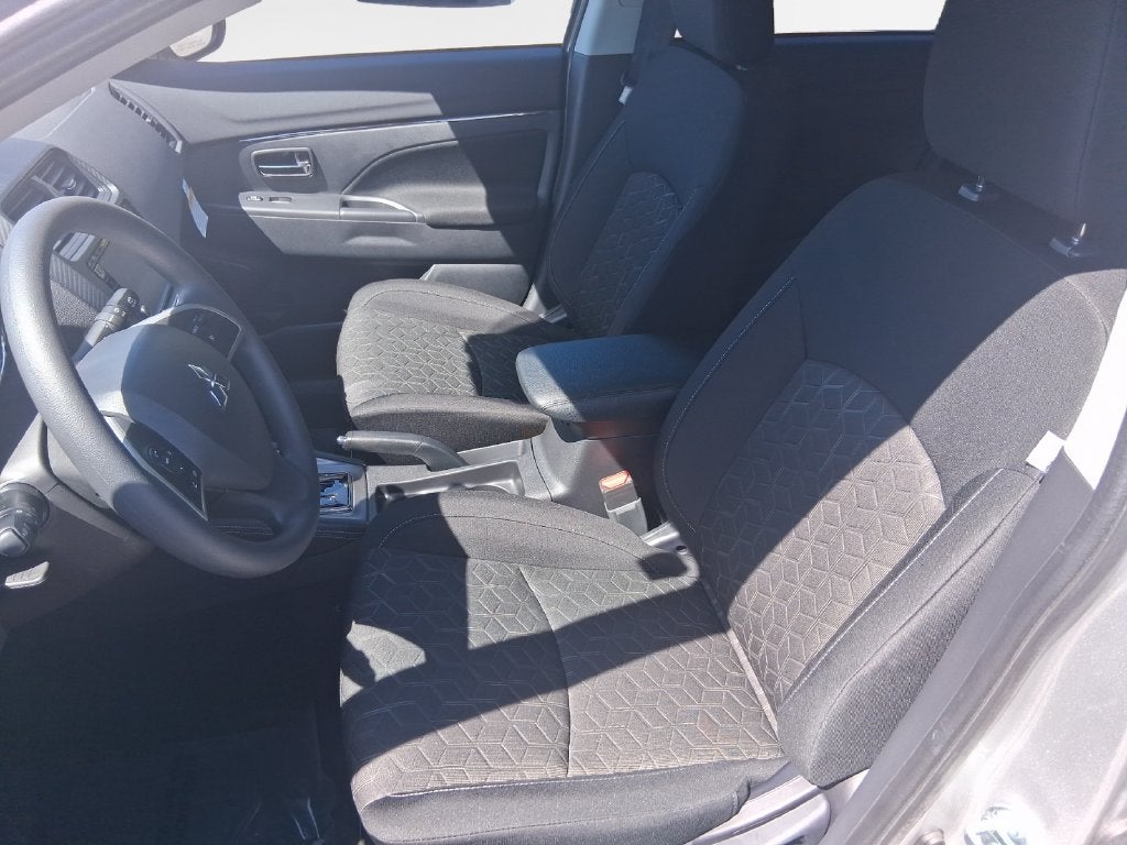 2027 Mitsubishi Outlander Sport Base