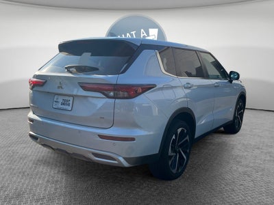 2023 Mitsubishi Outlander Base