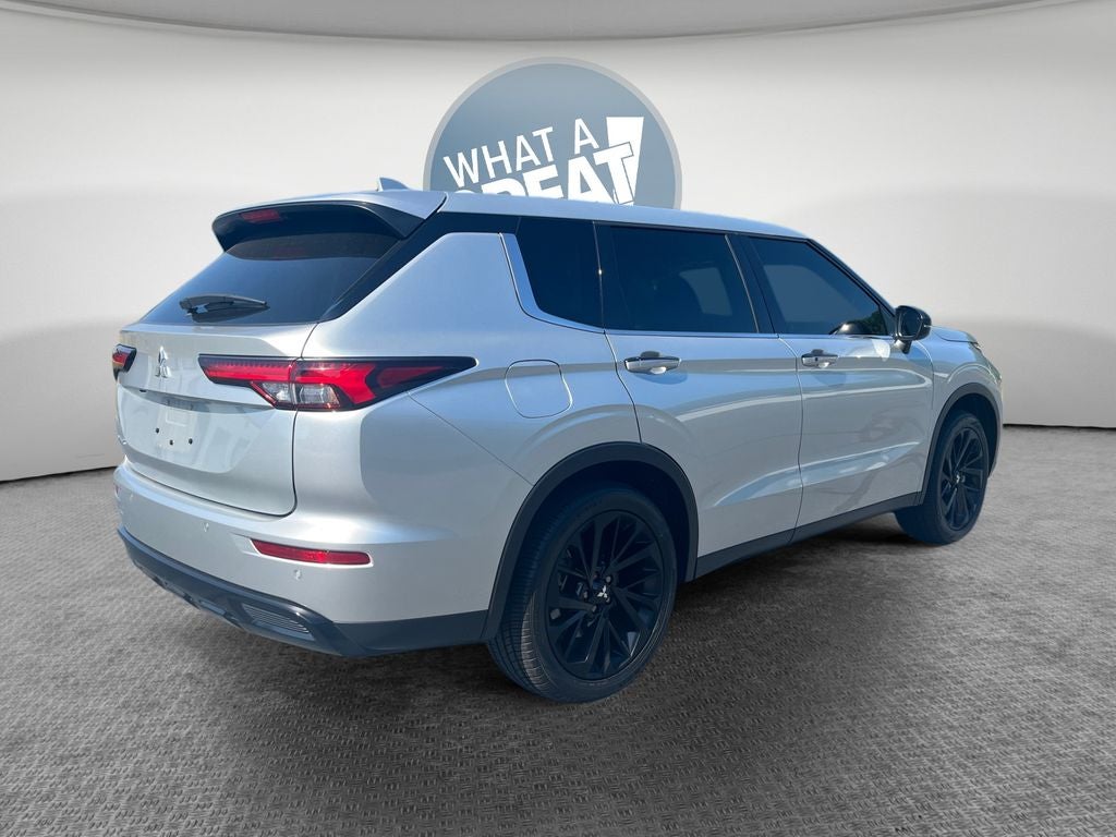 2022 Mitsubishi Outlander SE