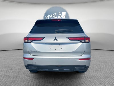 2022 Mitsubishi Outlander SE
