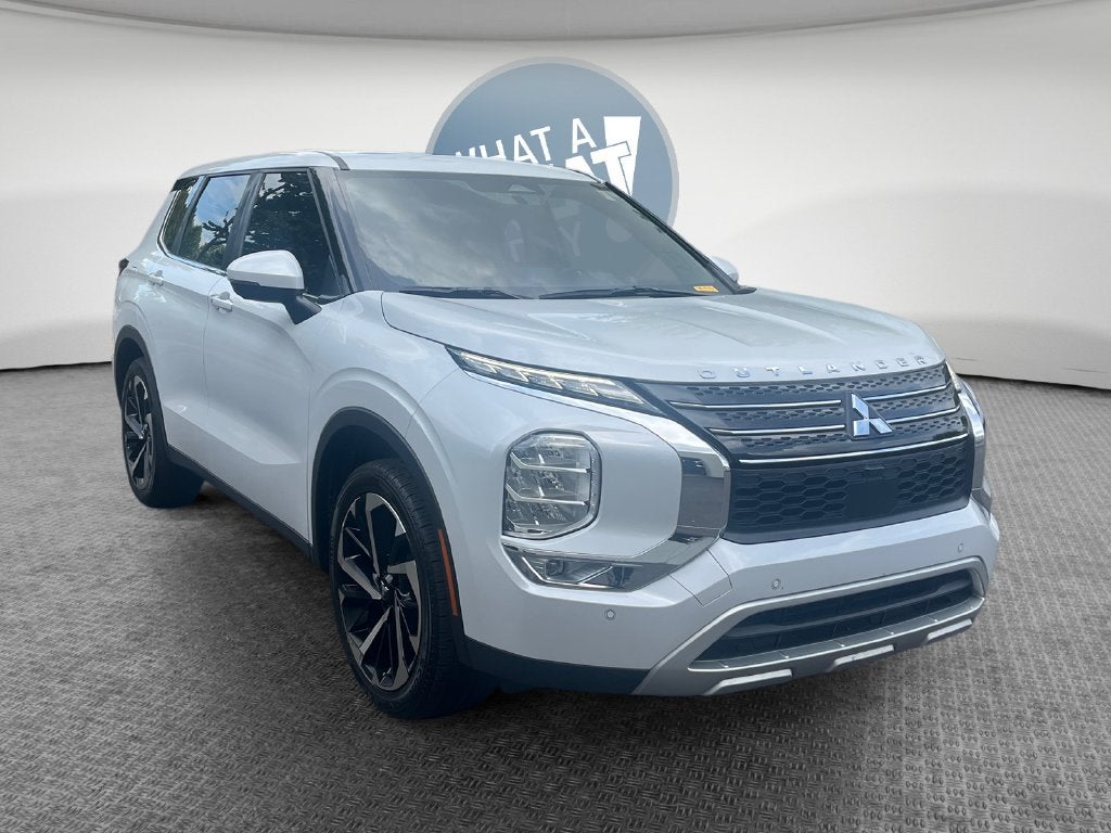 2024 Mitsubishi Outlander Base