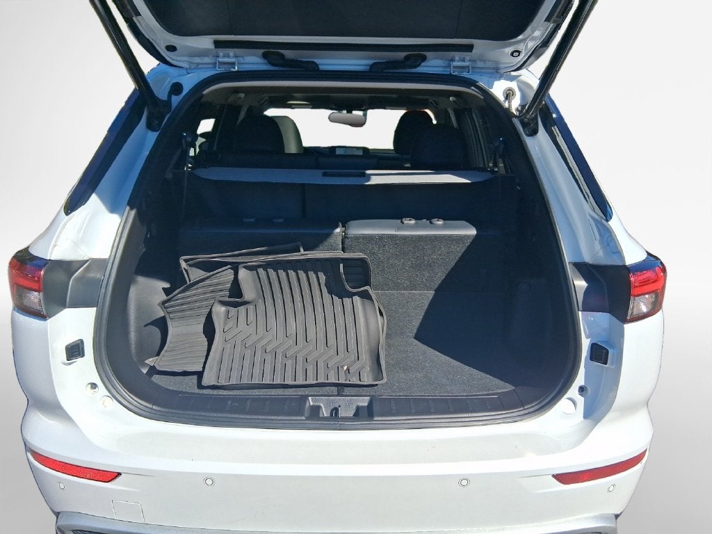 2024 Mitsubishi Outlander Base