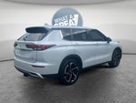2024 Mitsubishi Outlander Base