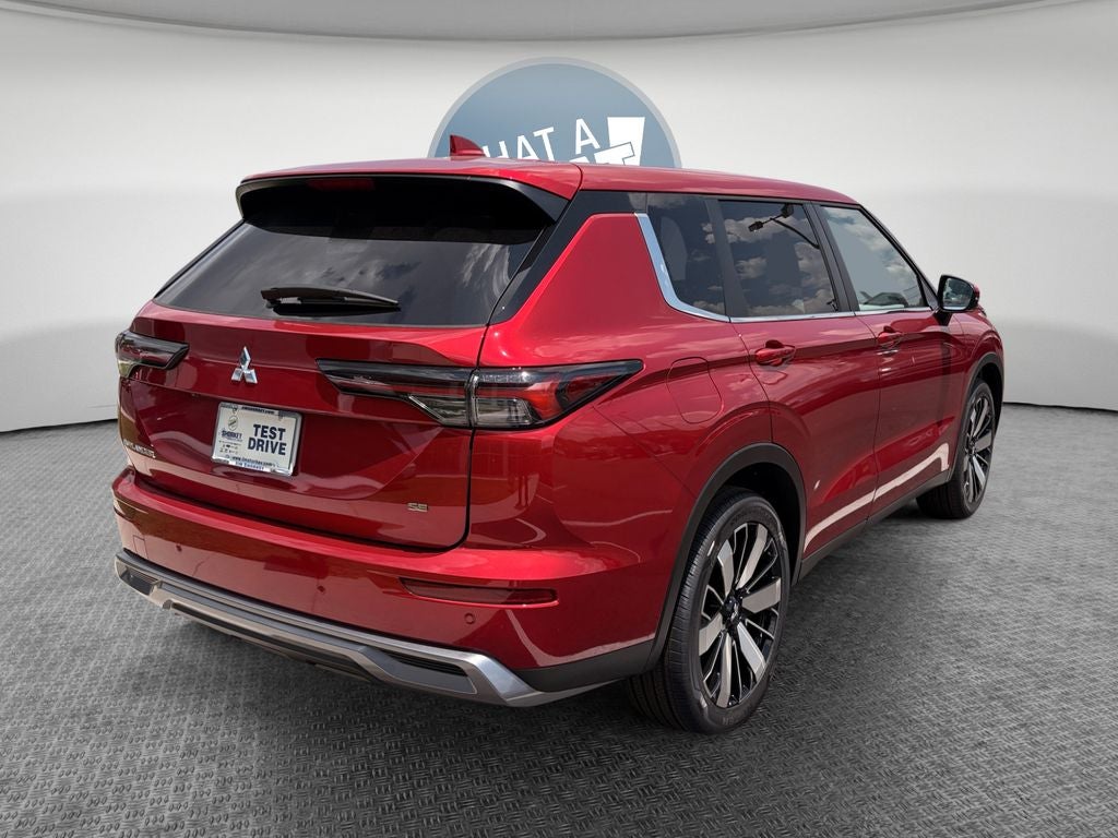 2026 Mitsubishi Outlander SE