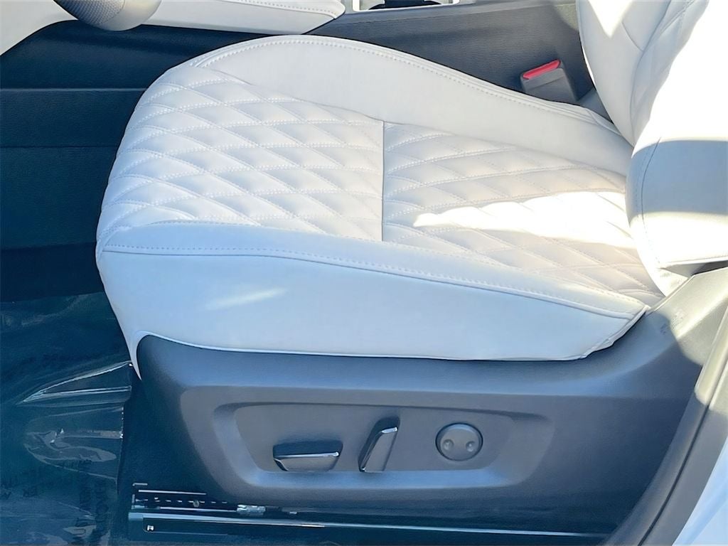 2025 Mitsubishi Outlander PHEV SEL