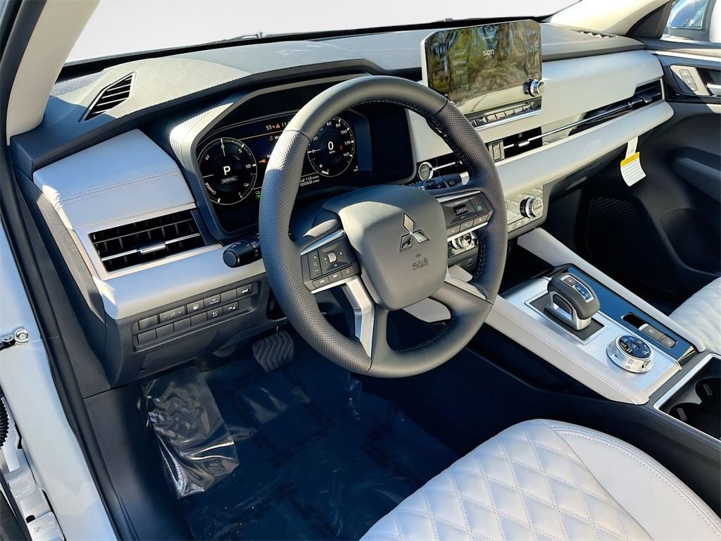 2025 Mitsubishi Outlander PHEV SEL