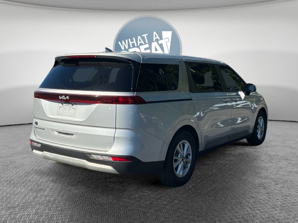 2022 Kia Carnival LX