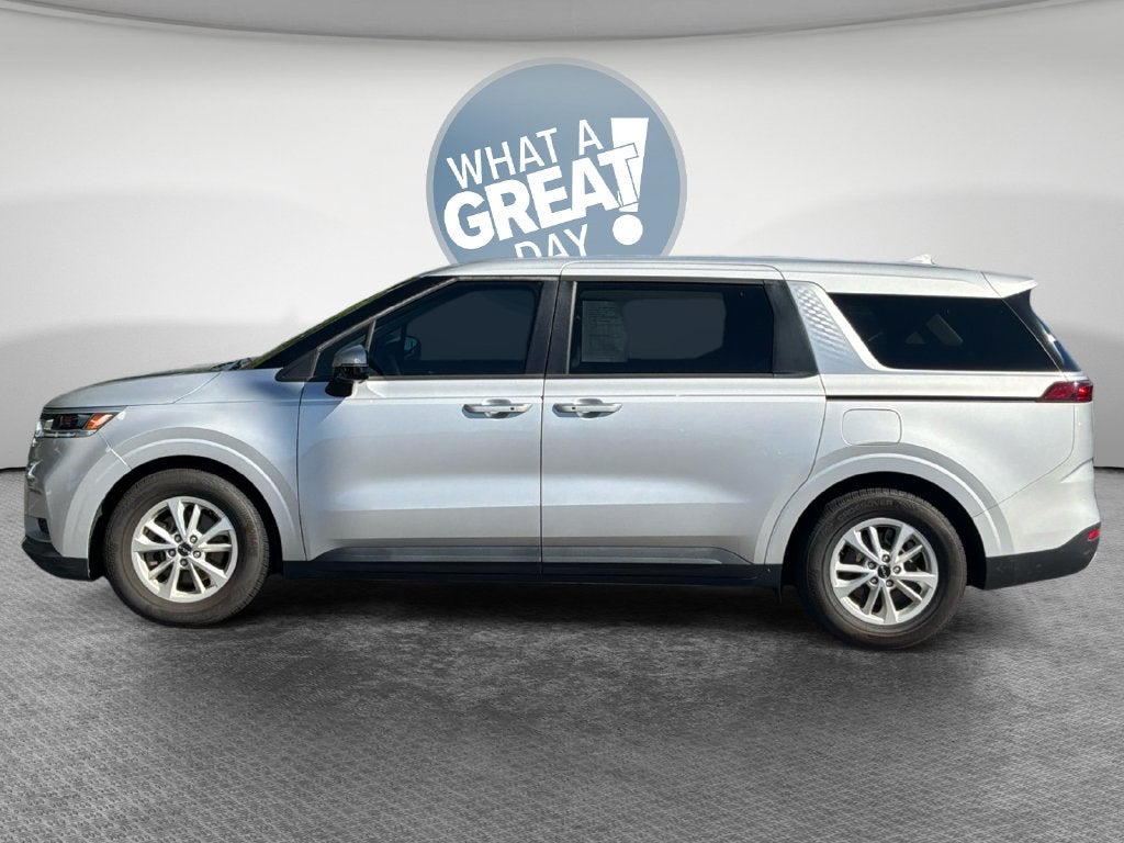 2022 Kia Carnival LX