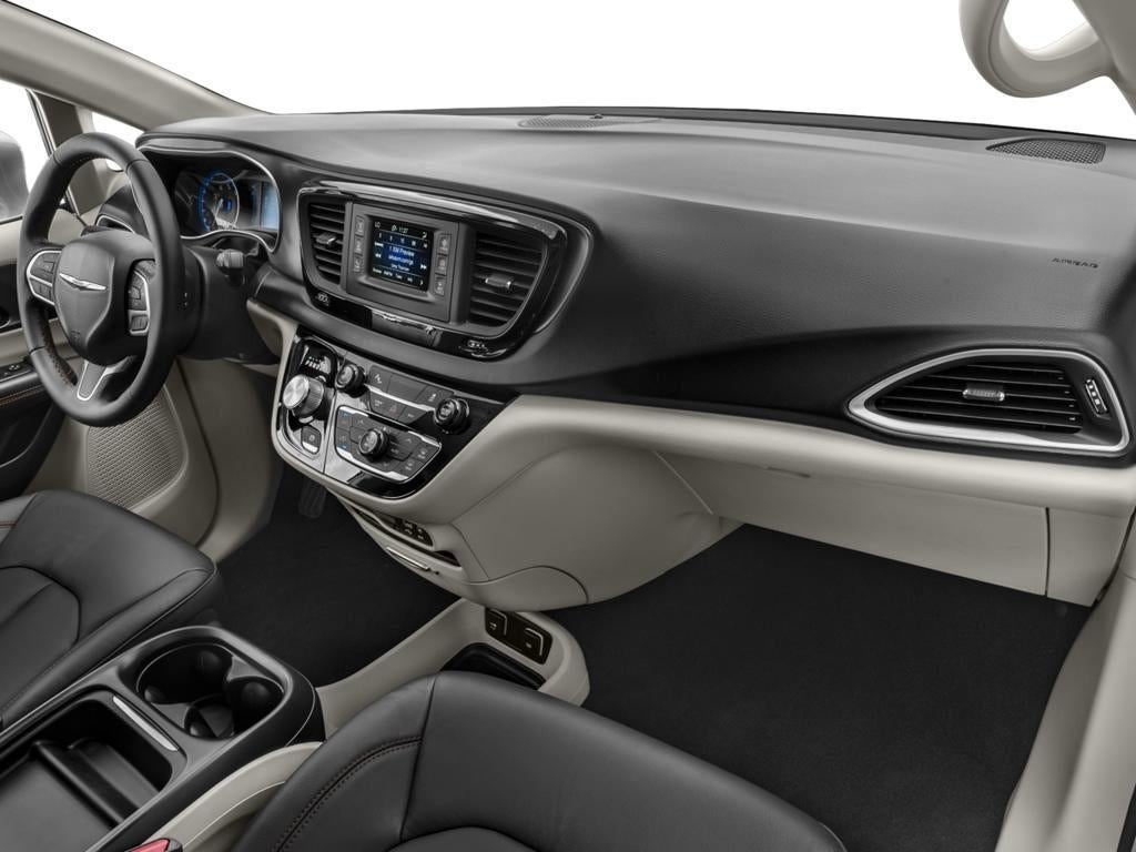 2017 Chrysler Pacifica Touring L Plus