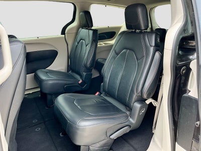 2017 Chrysler Pacifica Touring L Plus