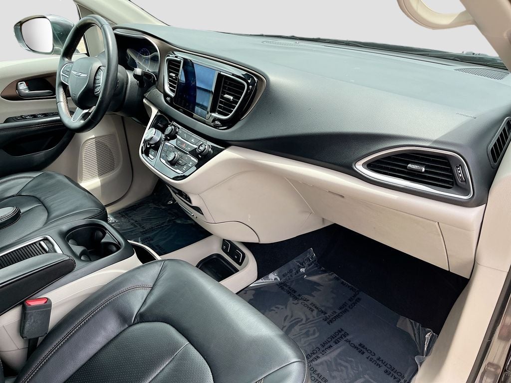 2017 Chrysler Pacifica Touring L Plus