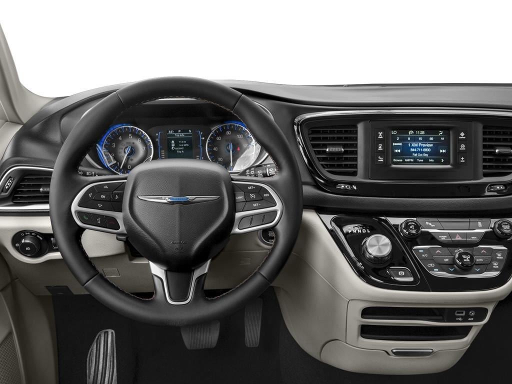 2017 Chrysler Pacifica Touring L Plus