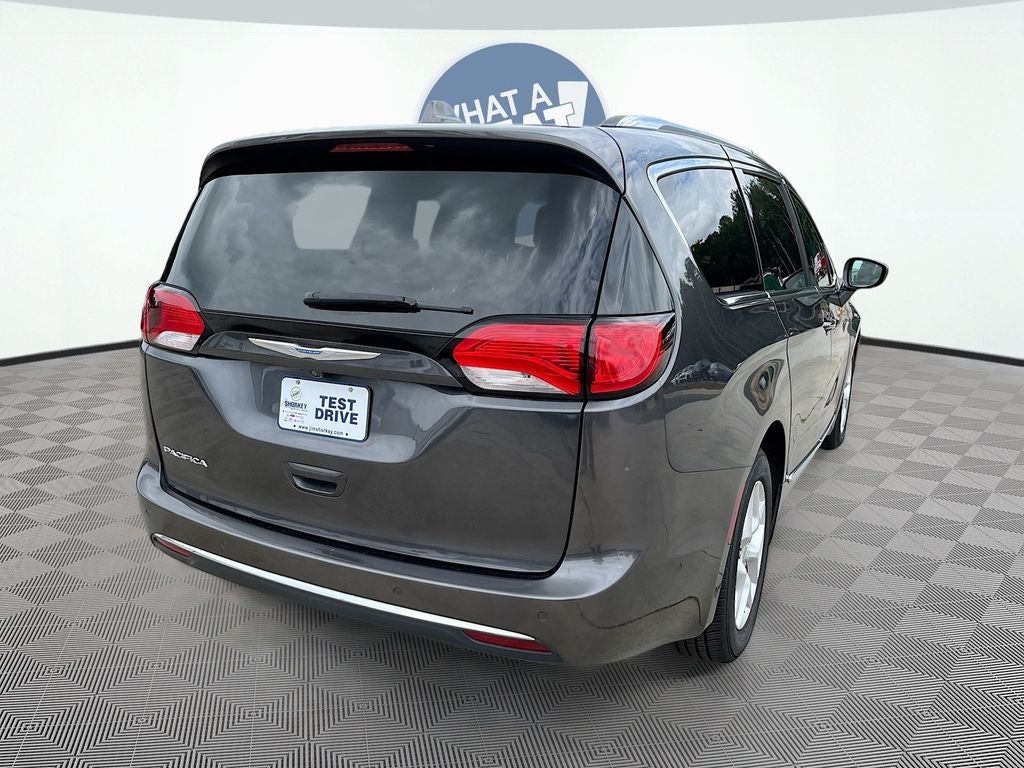 2017 Chrysler Pacifica Touring L Plus