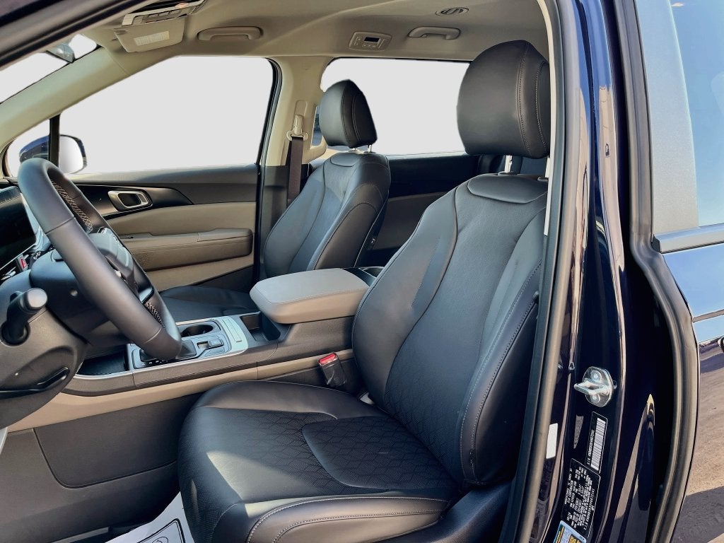 2027 Kia Carnival LXS